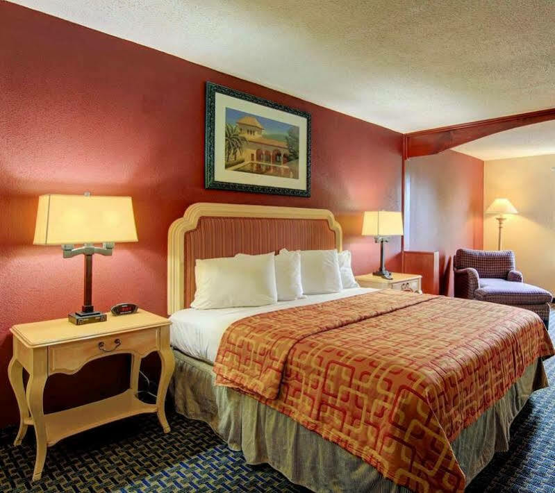 Red Roof Inn Atlanta - Six Flags Lodge West Esterno foto